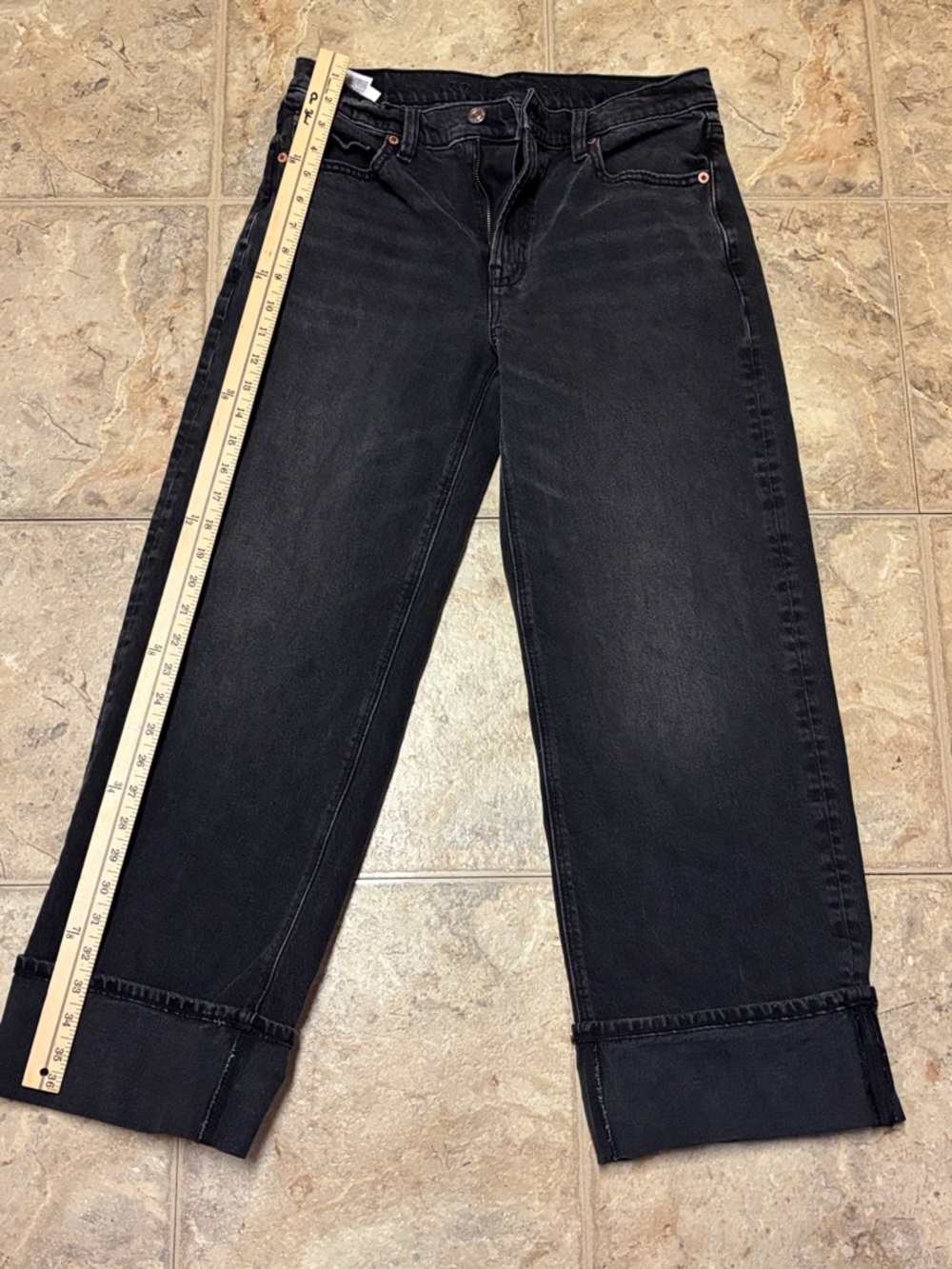 American Eagle Women’s Black Cropped Black Jeans Size 6 short